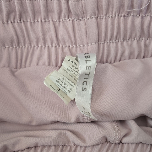 Fabletics Purple Athletic Shorts Lightweight Breathable Size Small - Picture 3 of 3